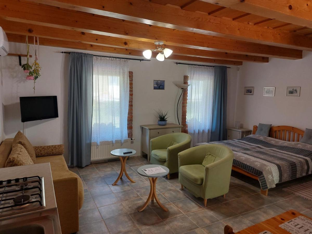 Negy Evszak Apartmanhaz Залакарош Экстерьер фото